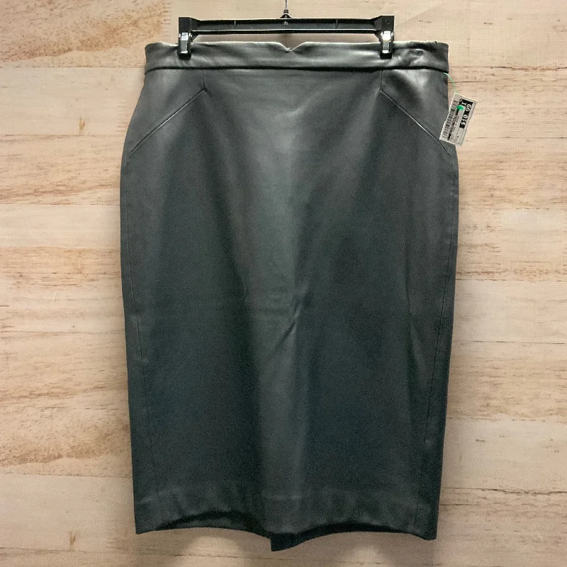 Skirt Mini & Short By Clothes Mentor In Grey, Size: 8