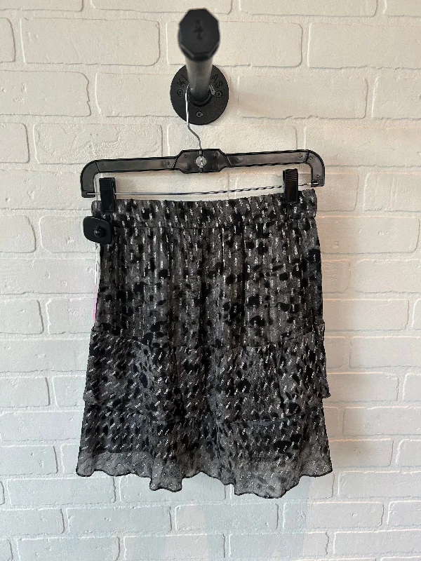 Skirt Mini & Short By Cma In Black & Grey, Size: 4